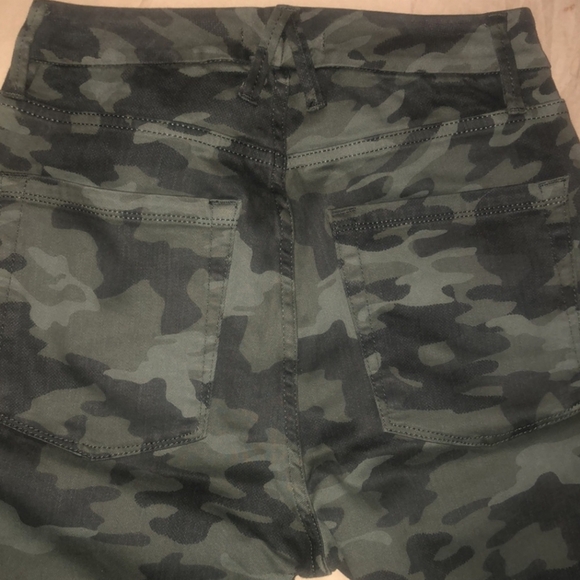 NWOT Good American "Good Waist" Camo Skinny Jeans Size 4/27 - Picture 5 of 10